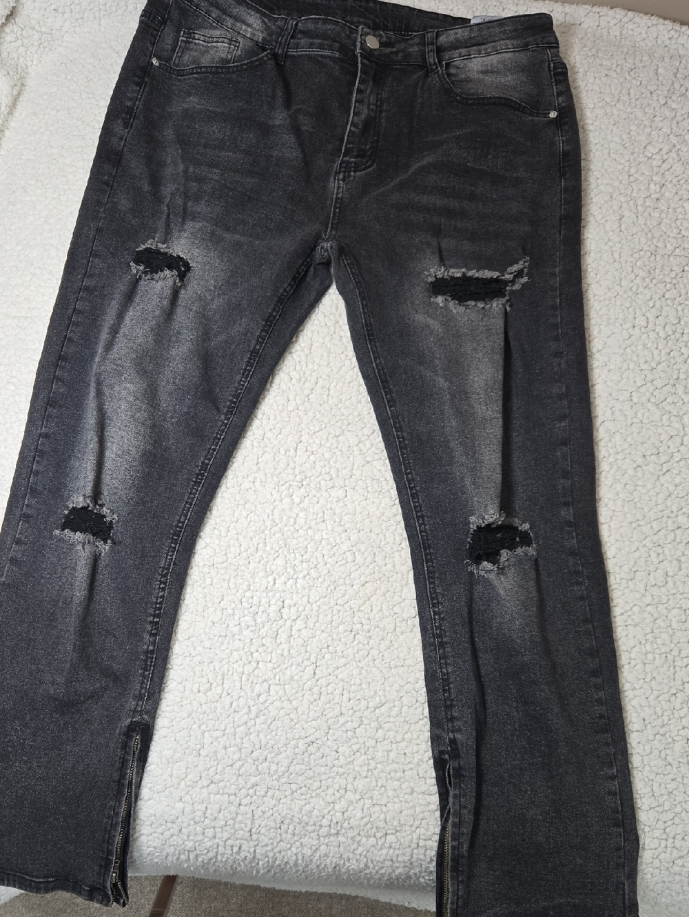 Distressed Washed Black Skinny Jeans with Knee Rips